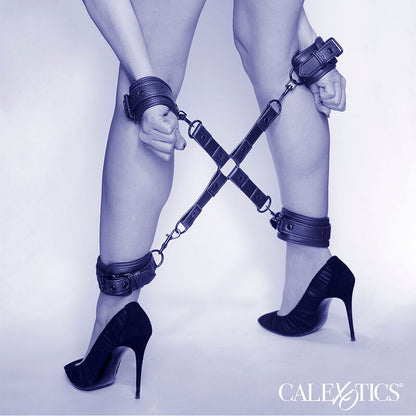 CALEXOTICS - CONECTOR NOCTURNO HOG TIE CUERO AJUSTABLE NEGRO